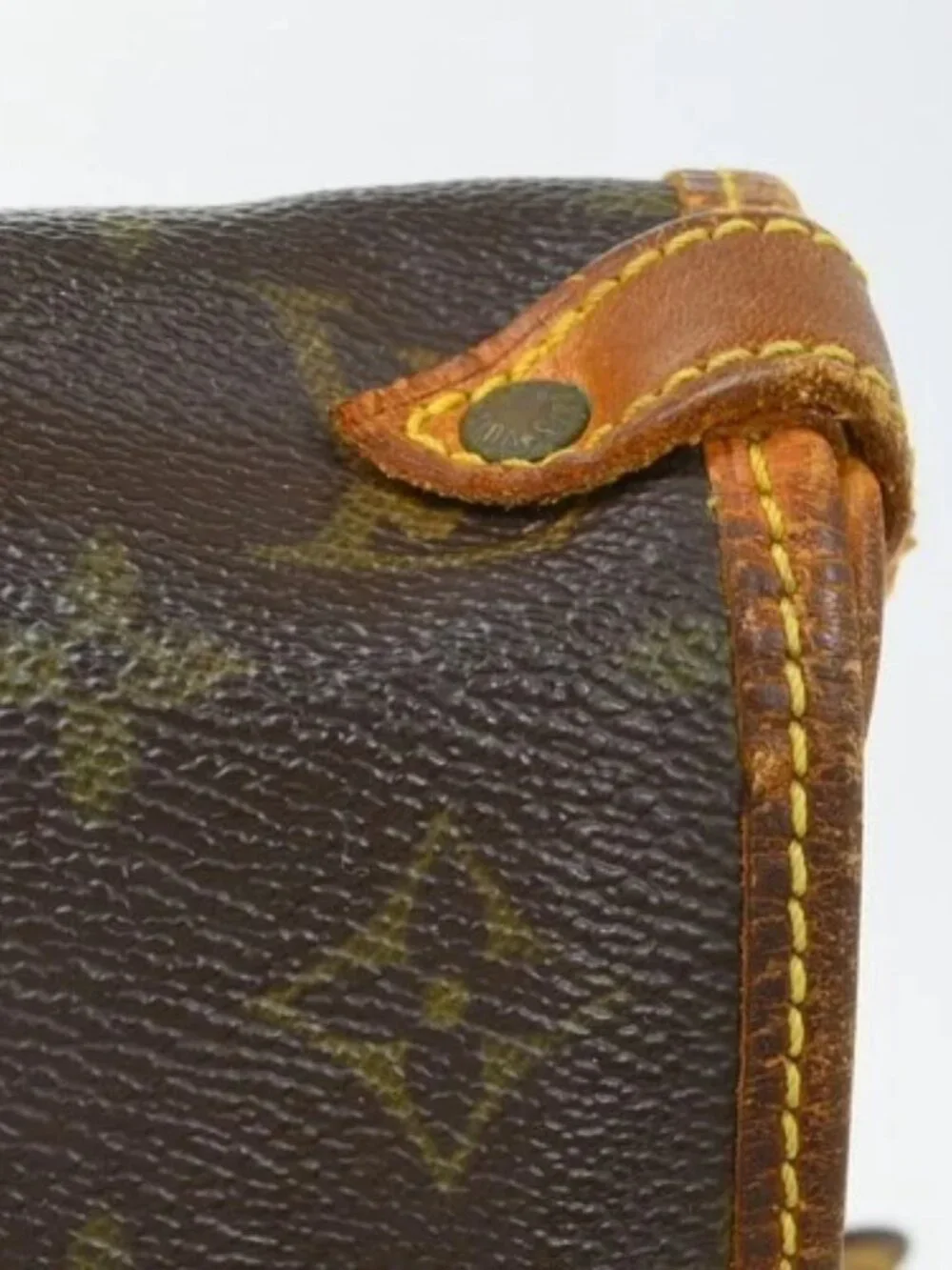 Best05 LOUIS VUITTON MONOGRAM SAUMUR 30 MESSENGER BAG M42256 MB1909 YQ01222